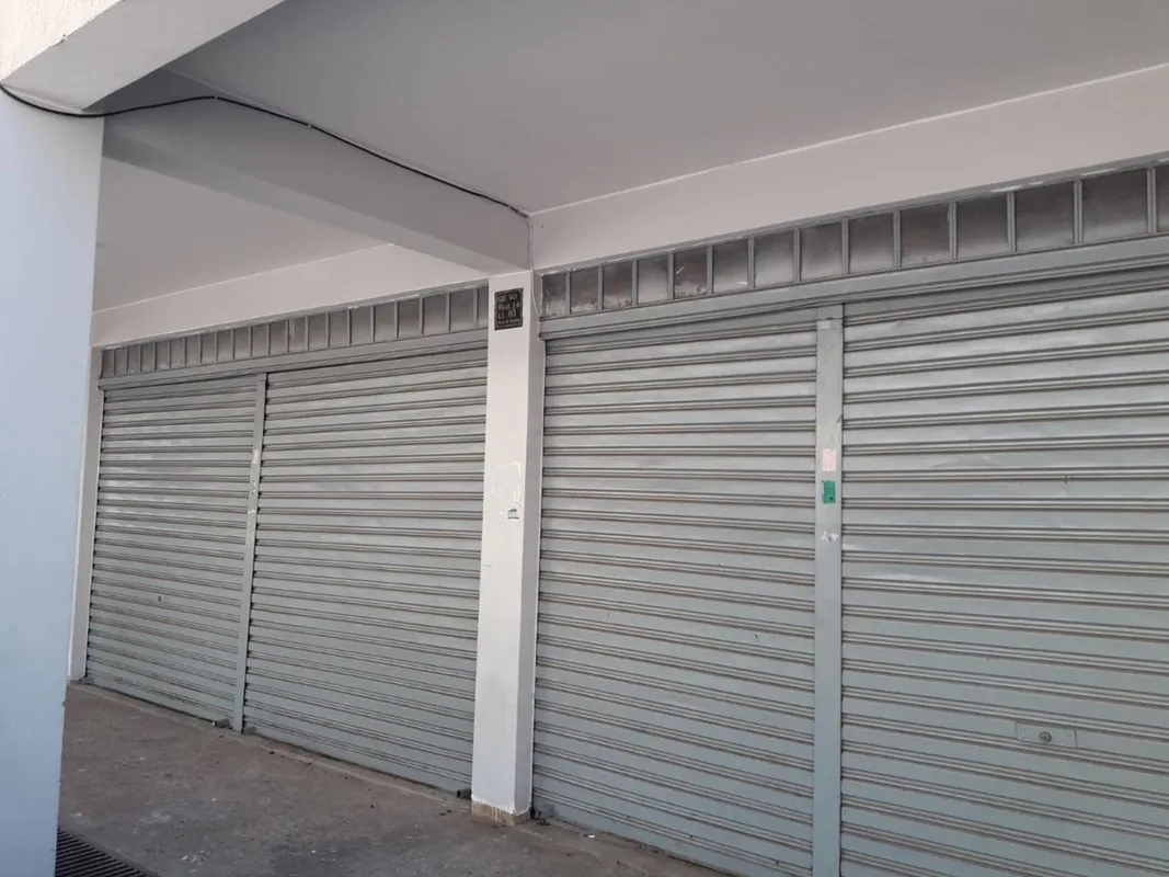 2 Loja com subsolo no Polo de Moda, Guara IIAgende sua visita SOMENTE pelo WHAST...