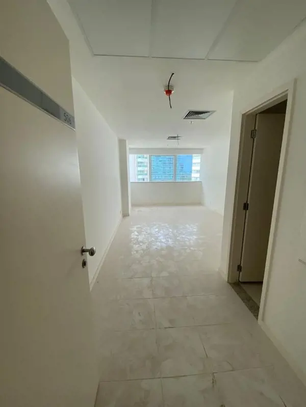 SALA COMERCIAL MUITO BEM LOCALIZADA NO CENTRO DA CIDADE.SALA LIVRE E PRONTA PARA...