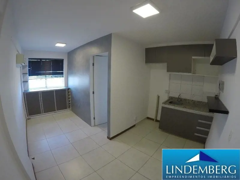 Espetacular kit super reformada, dividida com muitos armários e ar condicionado....