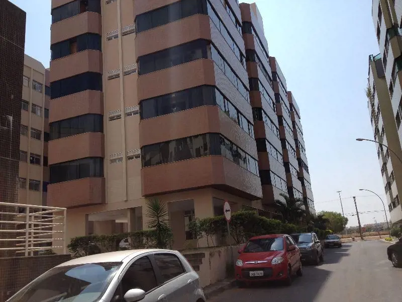 Apaixone-se por este apartamento reformado no Resid Geraldo Carneiro, localizado...