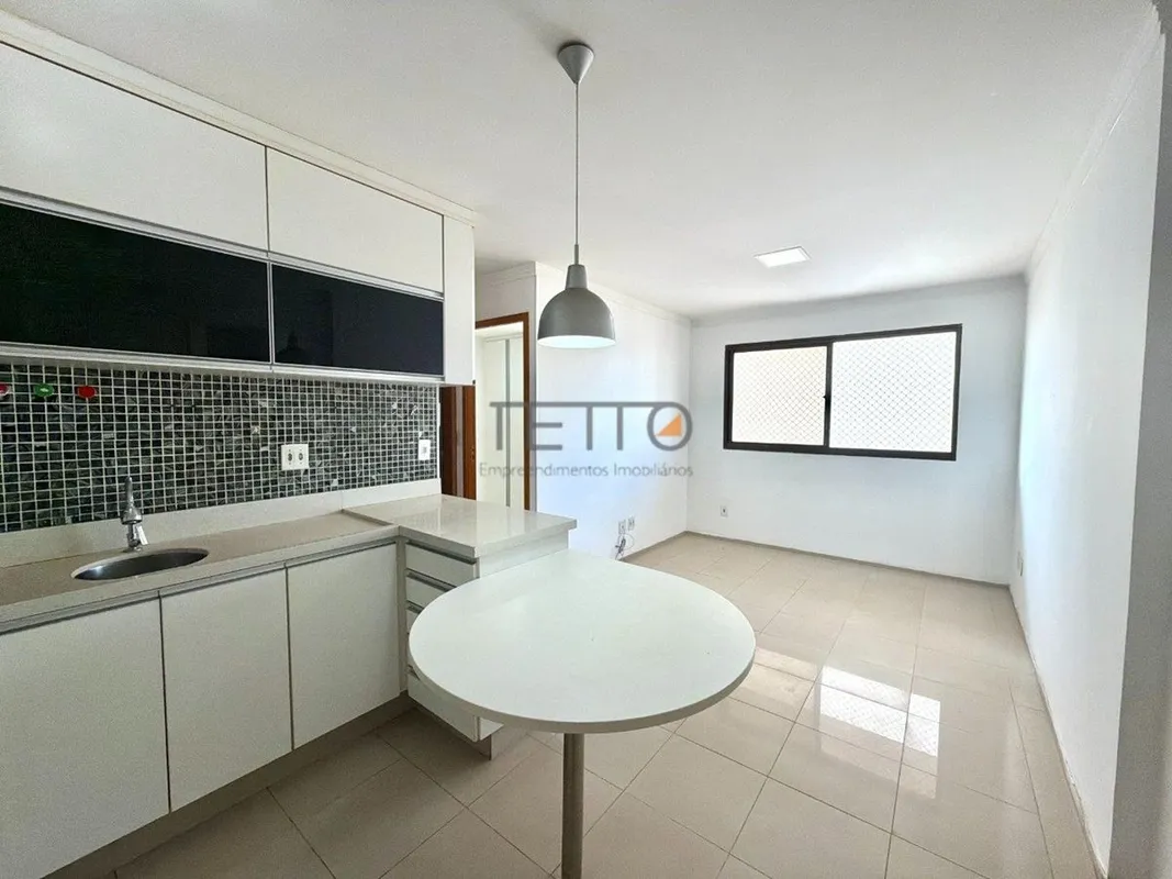 Apartamento de 2 quartos com 1 suíte e armários no Residencial Stilo, em Águas C...