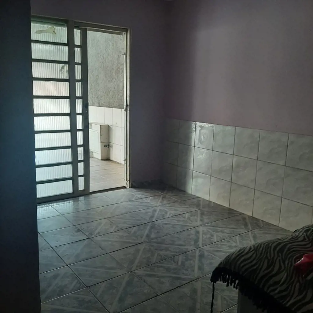 CASA PADRÃO NA LAJE COM LOTE VAZADO, COM OUTRAS 2 CASAS NO LOTEÁrea útil 282,80E...