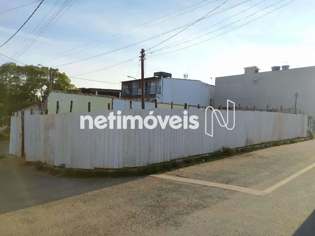 EXCELENTE OPORTUNIDADE DE INVESTIMENTO NO VARJÃO! Lote de esquina, com 155,31 m²...