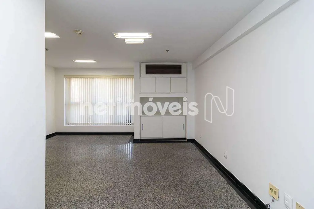 Edifício América Office Tower100% revestido, guarita com portaria, hall social d...