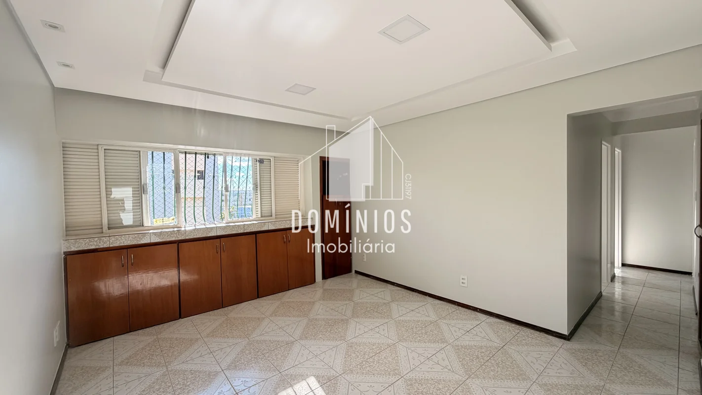 Um apartamento daqueles práticos e acolhedores, em uma localização que facilita ...