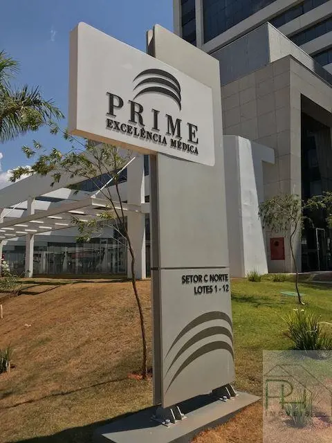 Vendemos sala comercial nova (sem uso), com banheiro. A sala é situada no mais n...