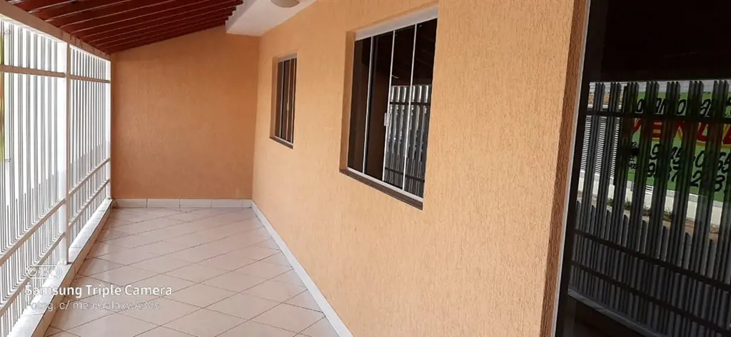 UMA ÓTIMA OPORTUNIDADE PARA VOCÊ QUE BUSCA AMPLO ESPAÇO - LOTE COM UMA CASA E DO...