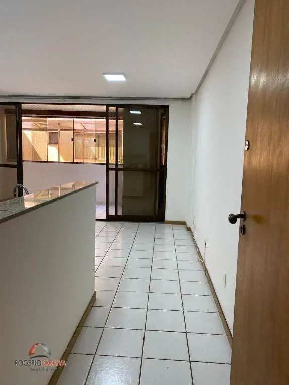 DescriçãoKitinete grandona! Varanda integrada (é tão boa de espaço que pode ser ...