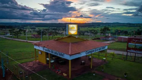 Casa Térrea de Alto Padrão no Jardins Bolonha – Pronta para Morar!Descubra o equ...