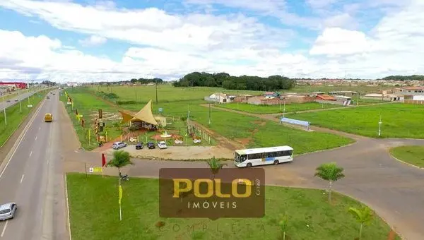 Ótimo lote residencial e comercial, de esquina, em frente ao Parque Macambira. 2...