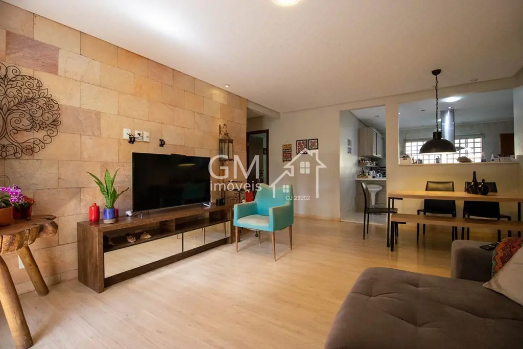 A GM Imóveis vende chácara de 35.000 metros com vegetação nativa em sua predomin...