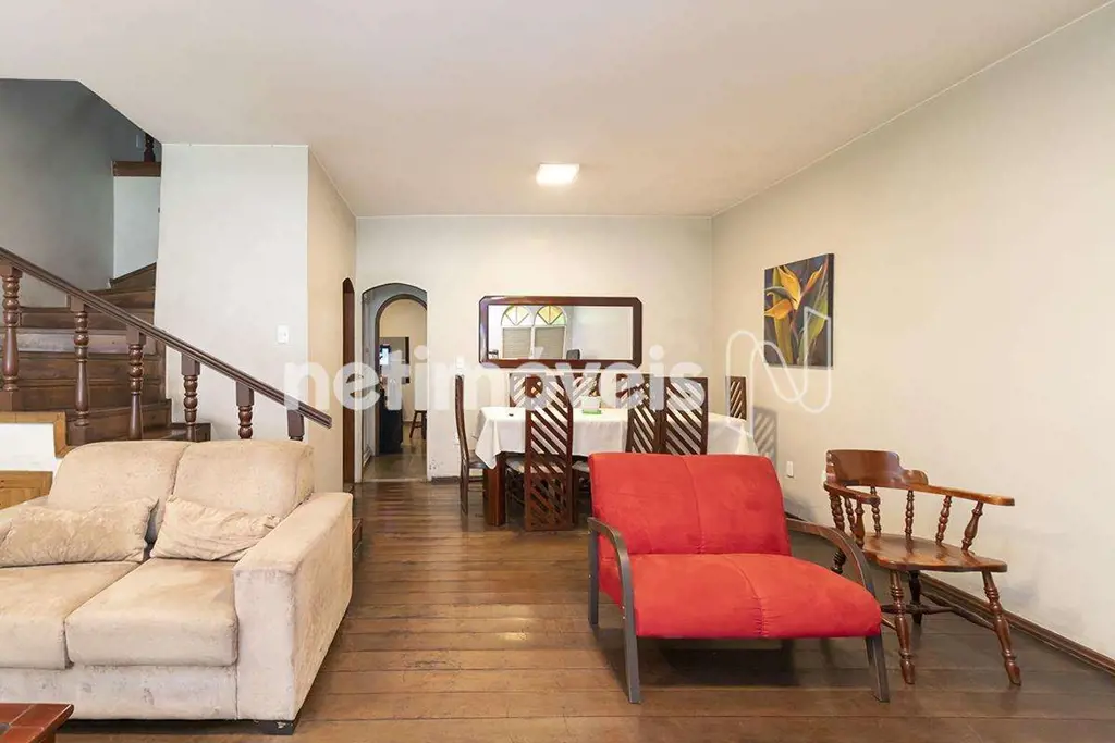 Casa na Avenida Central Bloco 211, sobrado, lote vazado, com 4 suítes. Localizaç...