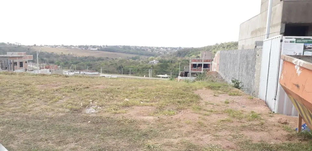 ??OPORTUNIDADE??JARDINS PORTO *QD K*??Lote com 313m2??Frente pro sol nascente??C...