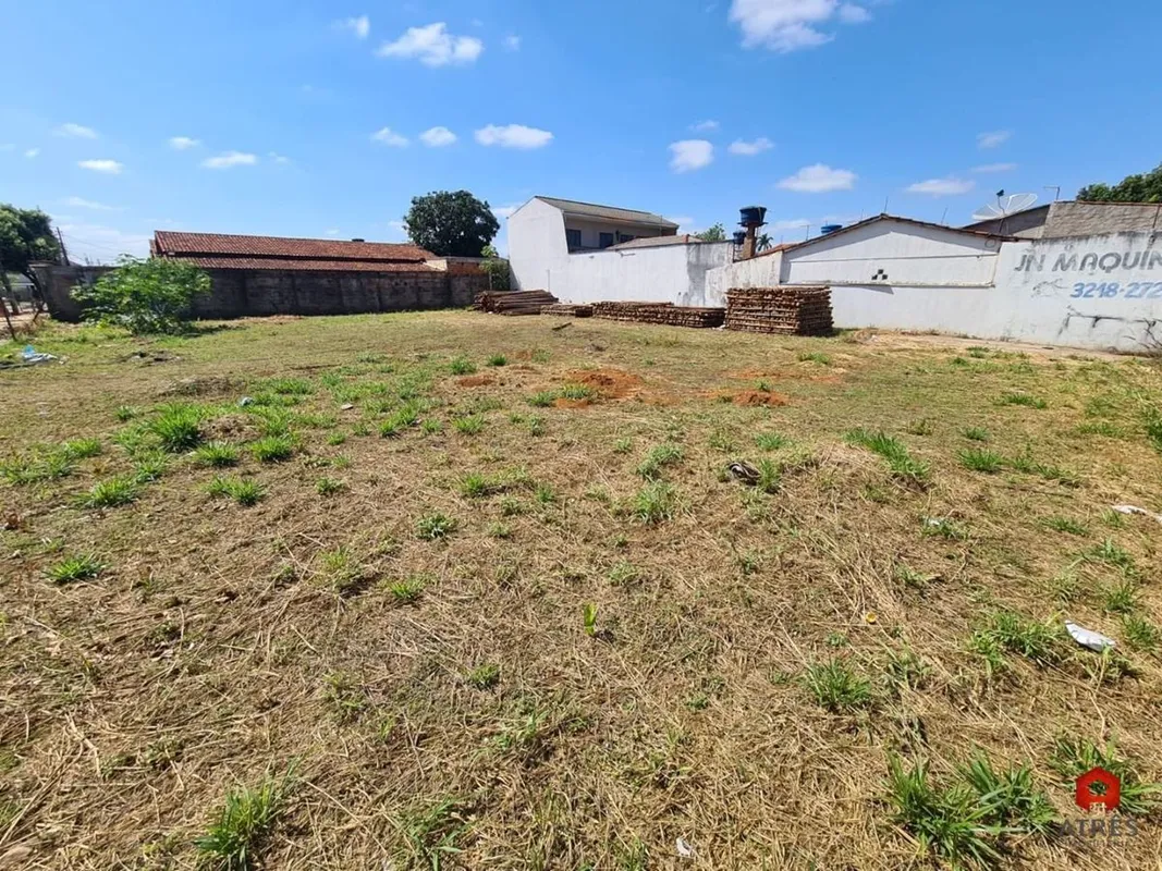 Localizado no Setor Mansões Paraíso com aproximadamente 803,50m² localizado no e...