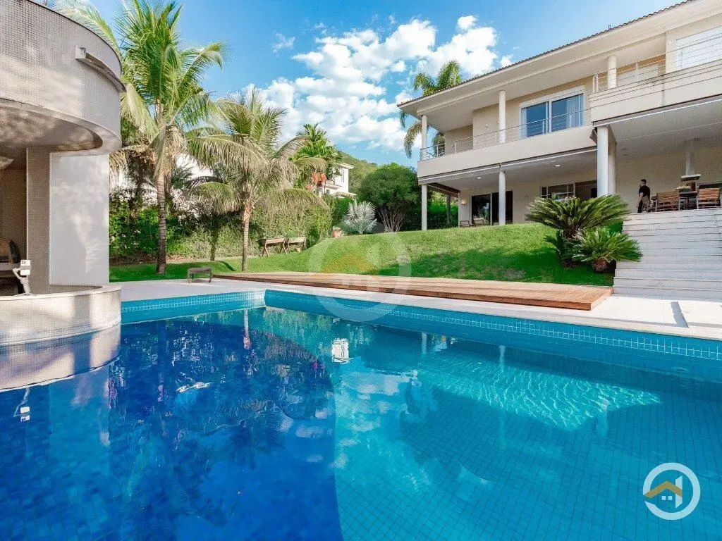 Sobrado Residencial Aldeia do Vale, 5 quartos sendo 3 suítes plenas e 1 máster c...