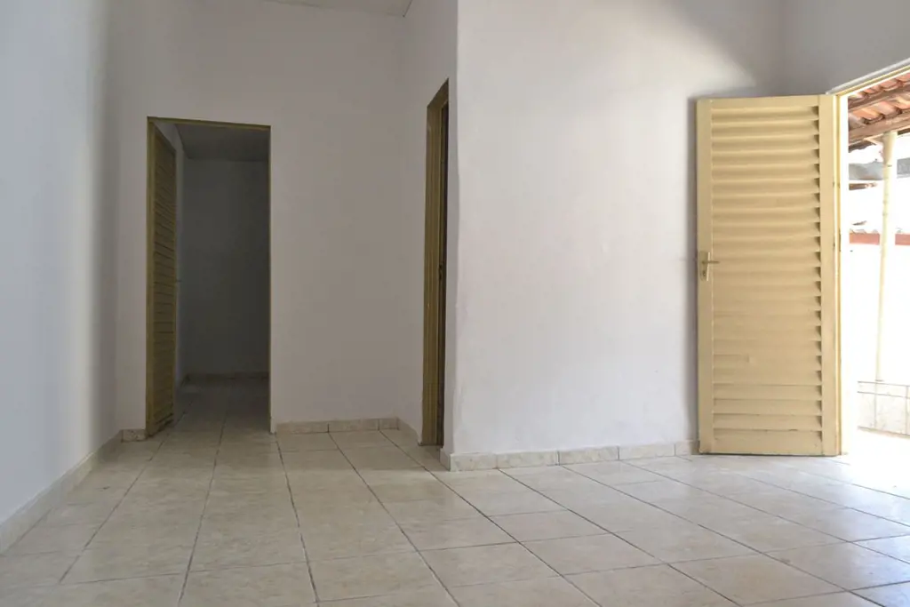 2 CASAS NO MESMO LOTE, 2 QUARTOS, 1 SUÍTE EM AMBRAS: 267 m². VILA NOVA CANAÃ, GO...