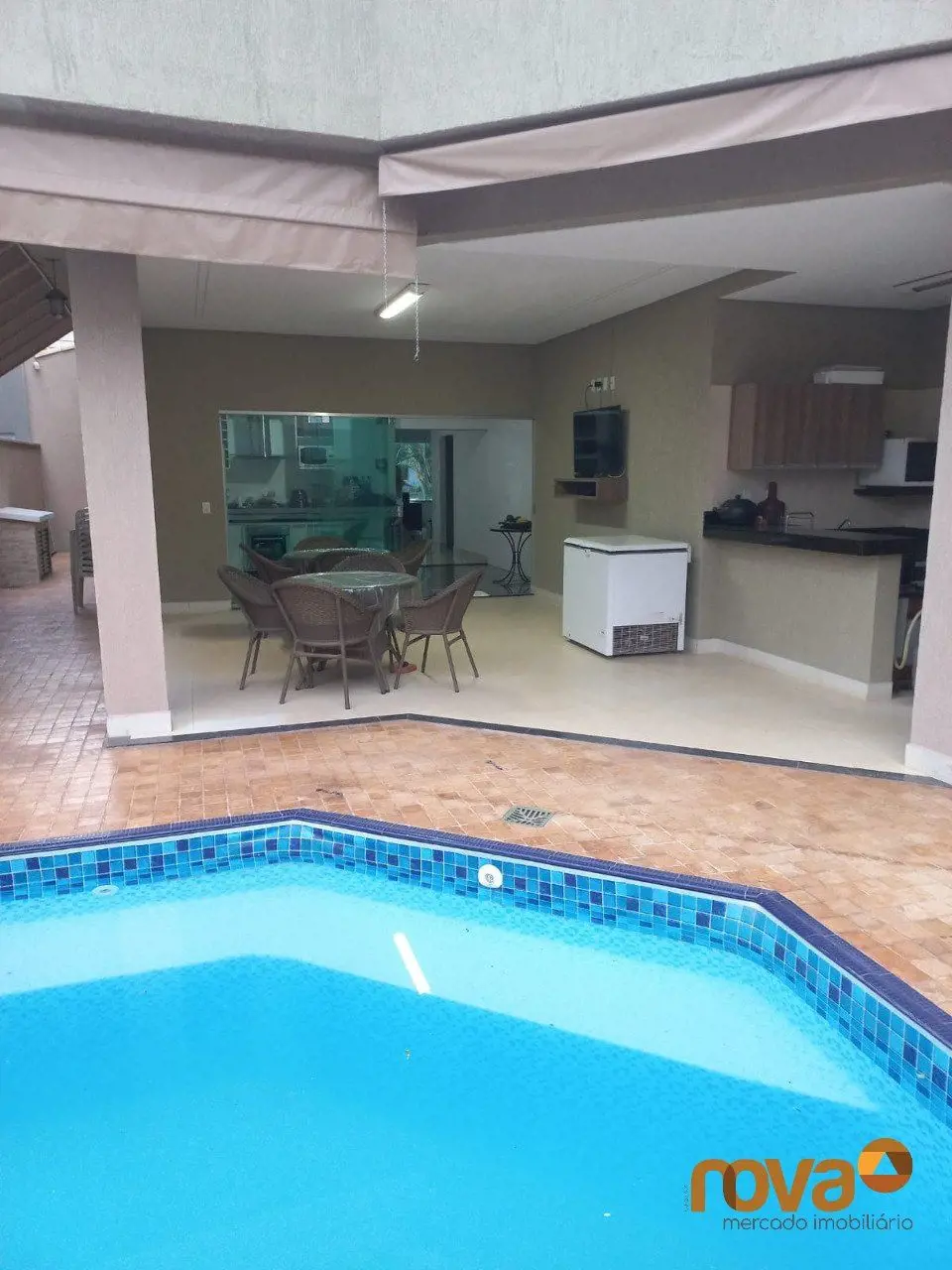 Casa 3 quartos sendo 3 suítes , piscina, varanda gourmet com churrasqueira a car...