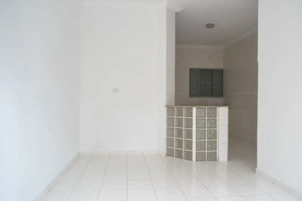 CASA CONFORTÁVEL DE 3 QUARTOS, 100 M² COM A GARAGEM, BEM LOCALIZADA. SETOR OESTE...