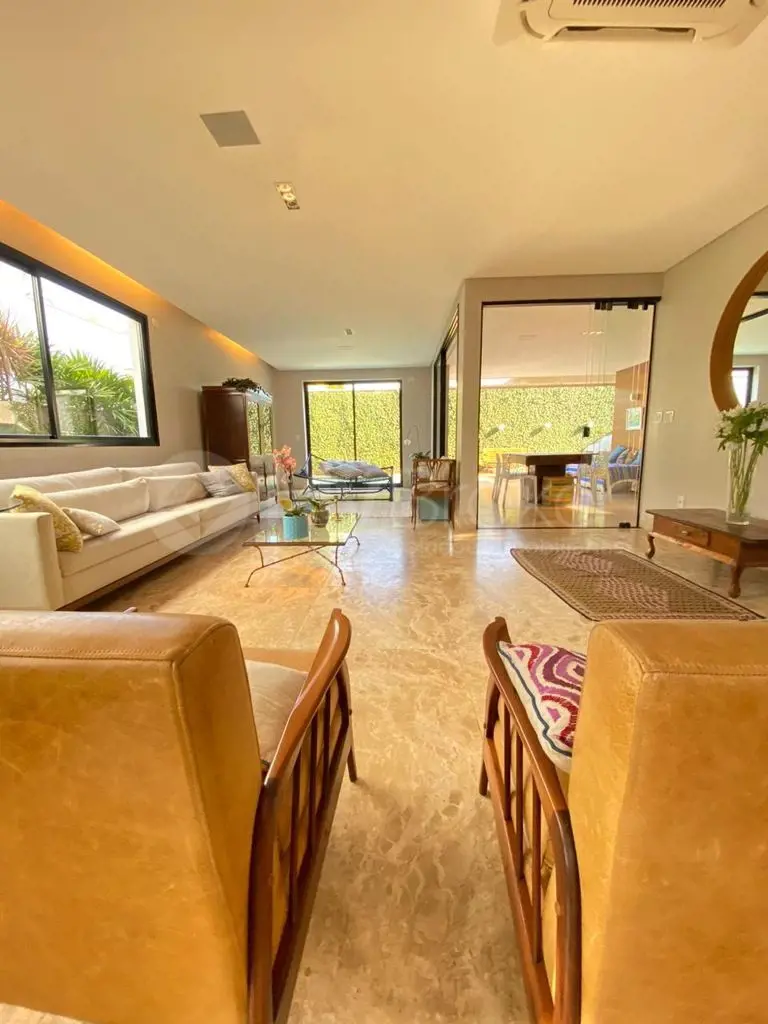 Sobrado Jardins ValênciaÁrea total: 388 m²Área Construída: 294 m²Piso Inferior: ...