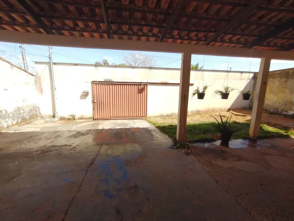 Casa no St. Veiga Jardim em Aparecida de GoiâniaCasa com 03 quartos, sendo 01 su...