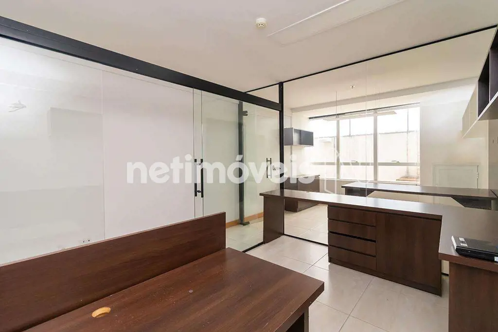 SALA COMERCIAL - EDIFÍCIO PLATINUM OFFICE - SIG QUADRA 01 Localização: Localizaç...