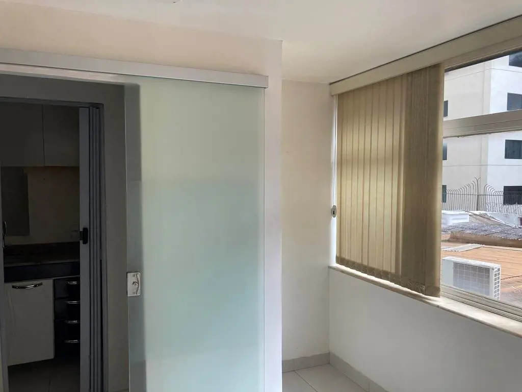 Sala para alugar Taguatinga Centro Brasília DF divididaComposto por:RecepçãoDuas...