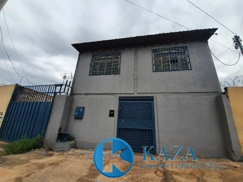 GALPÃO - JARDIM ZULEIKA - LUZIÂNIA-GO.Ótimo galpão com pé direito duplo, cerca e...