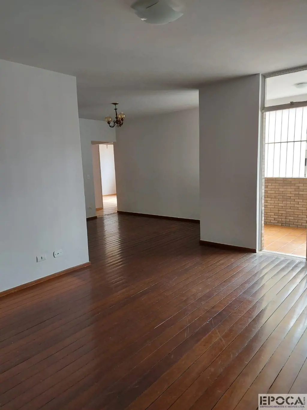 Apartamento com 3 Quartos, todos com Armários, sendo 1 suíte, Sala para 2 ambien...