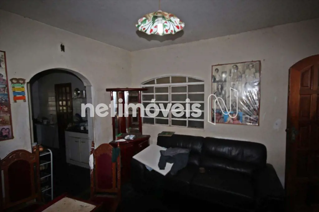 COD SAN 892707Casa antiga , com uma excelente estrutura e localização. Ideal par...