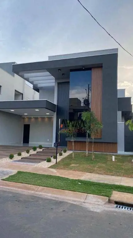 Casa TÉRREA - 3 Suítes , Suíte máster com duas cubas e dois chuveiros e closet. ...