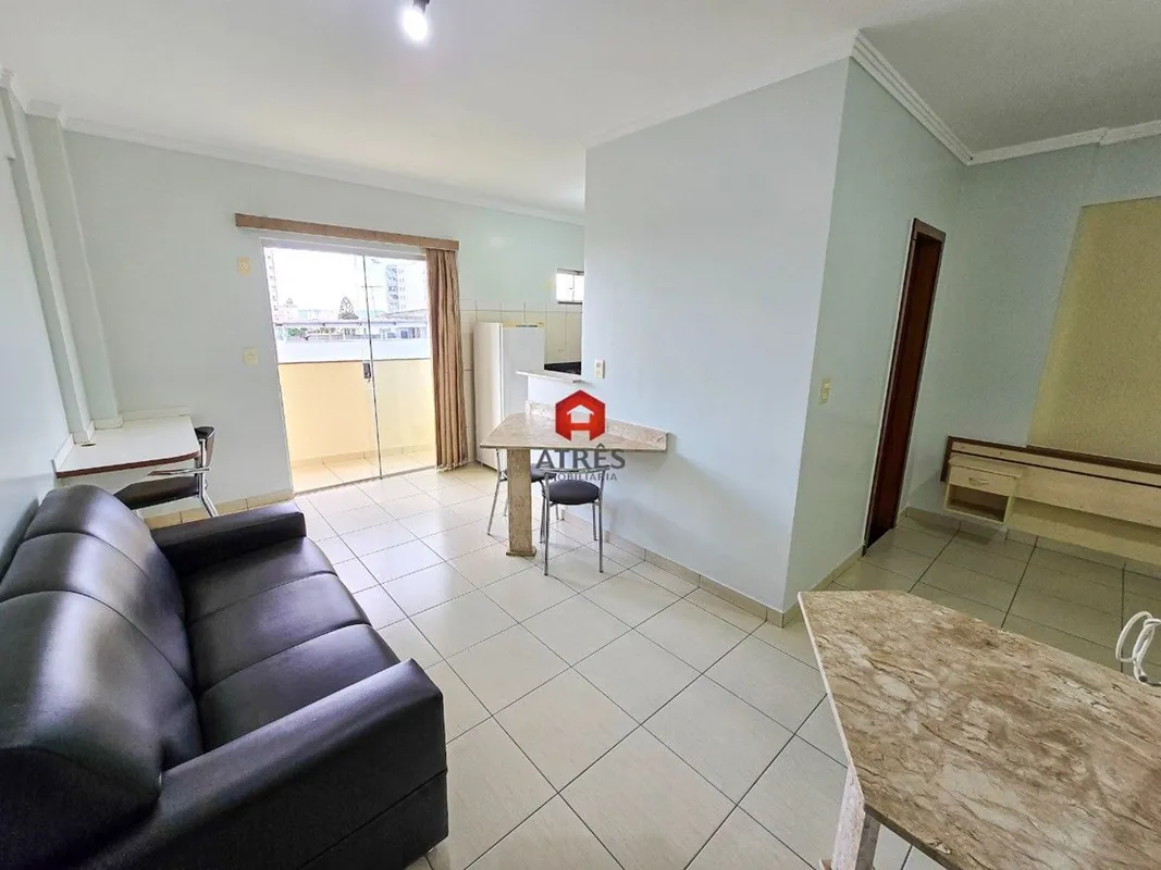 Localizado no Setor Leste Universitário com aproximadamente 35m² composto de: su...