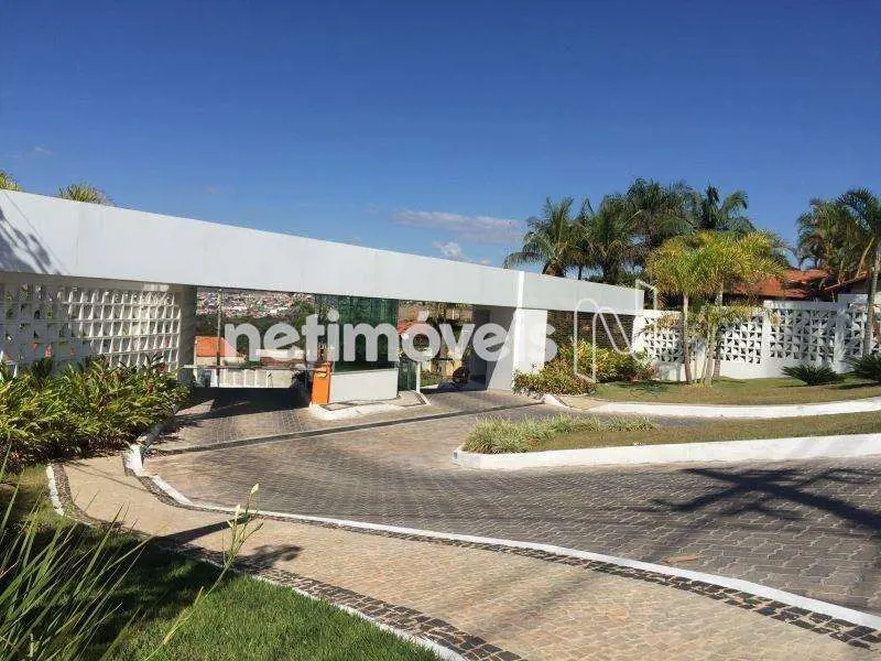 Lote com linda vista, com projeto de arquiteruta incluso, murado e com padrão de...