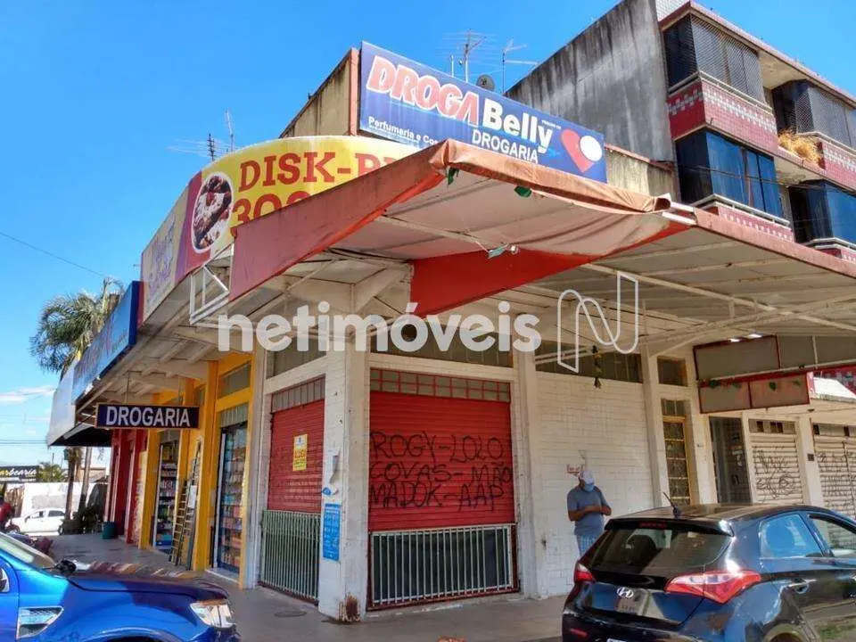 Loja comercial com 01 banheiro.Ótima localização, próximo do Taguacenter, Hélio ...