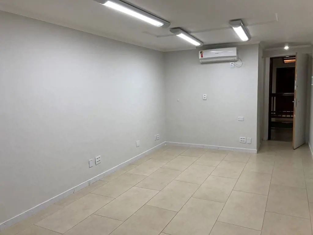 Sala comercial para vender Asa Norte Brasília DFComposto por:Sala com banheiroAc...
