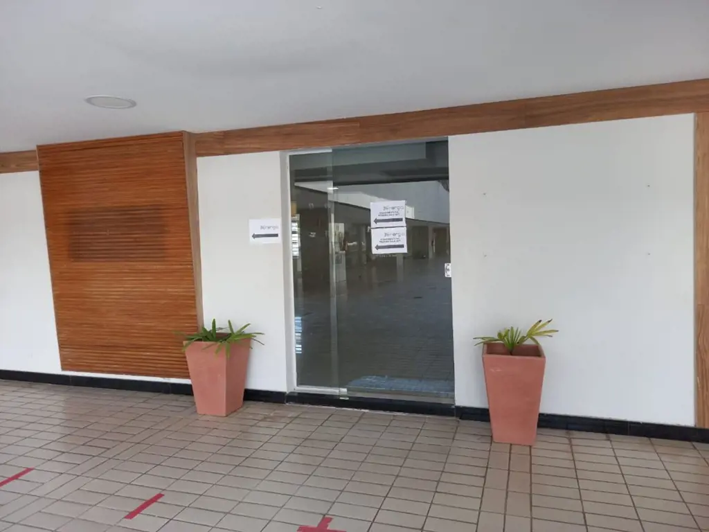 Sala reformada. Espaço bom e confortável para o ambiente de trabalho. 24/01/22