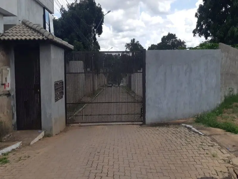 Lote em condomínio fechado, com 430m2 de área total. No lote possui uma edificaç...