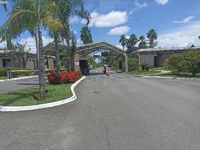 EXCELENTE LOTE COM 715 M2 COM TODA INFRA-ESTRUTURA, COM VARIAS QUADRAS, PARQUINH...