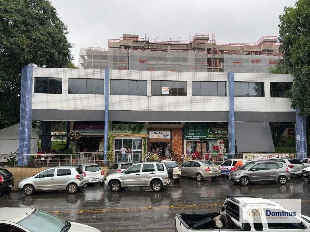 Dominus Imóveis vende excelente loja com subsolo, canto, 131m² de área útil, fre...