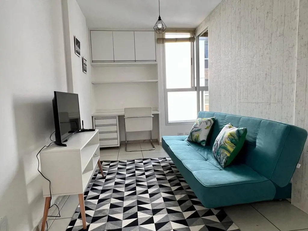 Kit Dividida, mobiliada, composta por sala com sofá 02 Lugares, TV, escrivaninha...