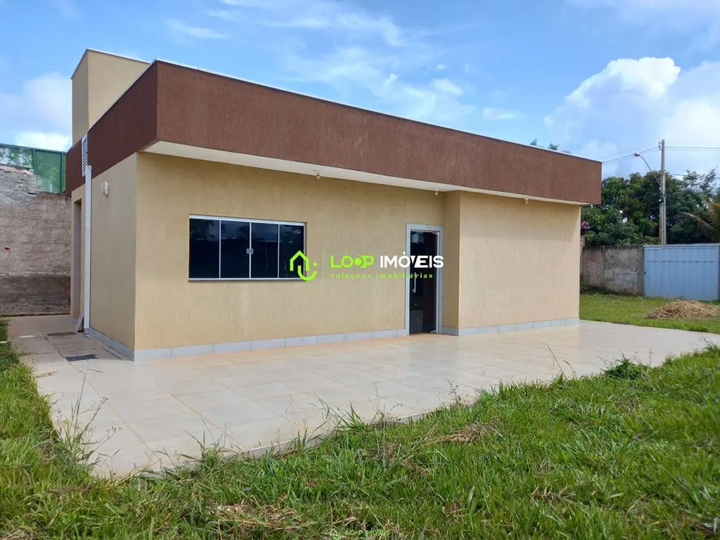 A Loop Imóveis vende excelente casa na Quadra 01 do Condomínio Estancia Quintas ...