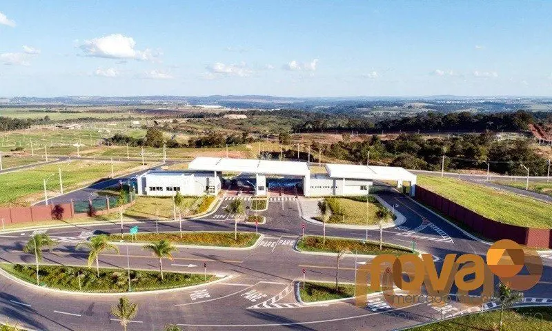 Lote no Condomínio Jardins Porto, de 300 m2,osJardins são consolidados em todo o...