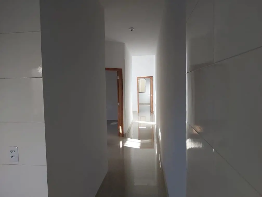 Casa diferenciada, acabamento fino, no Setor Serra Dourada 3, a 03 minutos do Sh...