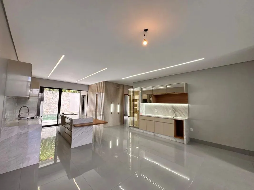 CASA DE ALTO PADRÃO | 4 SUÍTES | CONDOMÍNIO CALIFÓRNIA RIACHO FUNDODescubra o eq...