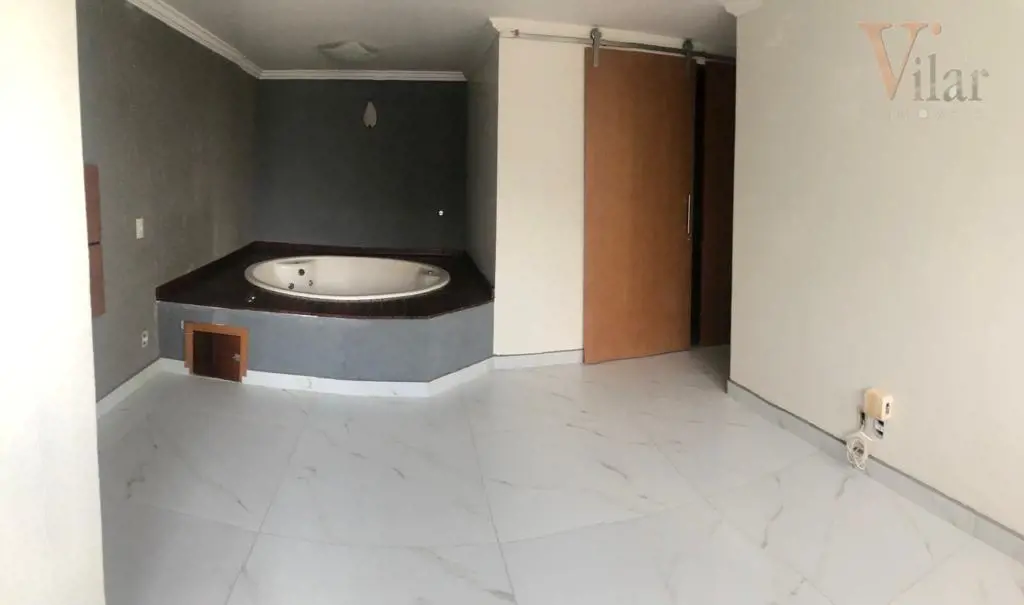 Descubra o conforto e a praticidade de morar na Cobertura na Rua 24, Norte, em Á...