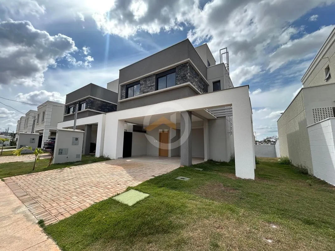 Casa em Condomínio Fechado Jardins Lyon de 3 quartos e 3 suítes com um lazer com...
