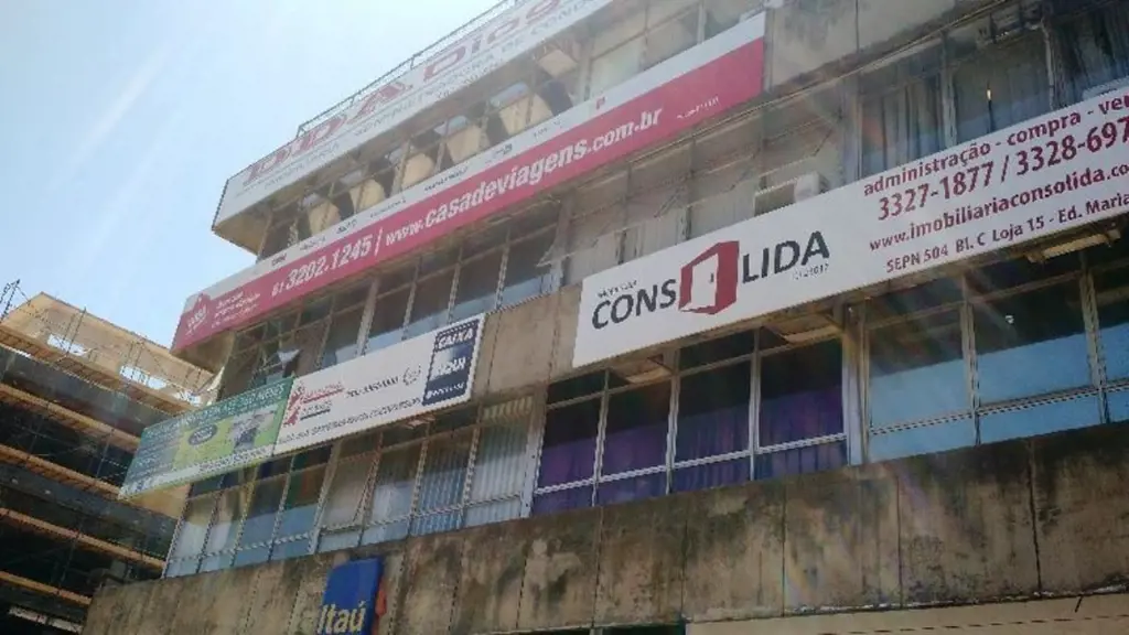 Alugamos Sala no SEPN 504 Bloco C - Ed. Marianna, composta de:- Salas dividida e...