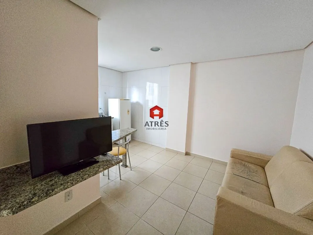 Flat com aproximadamente 35m² de área privativa composto de: sala de estar, cozi...