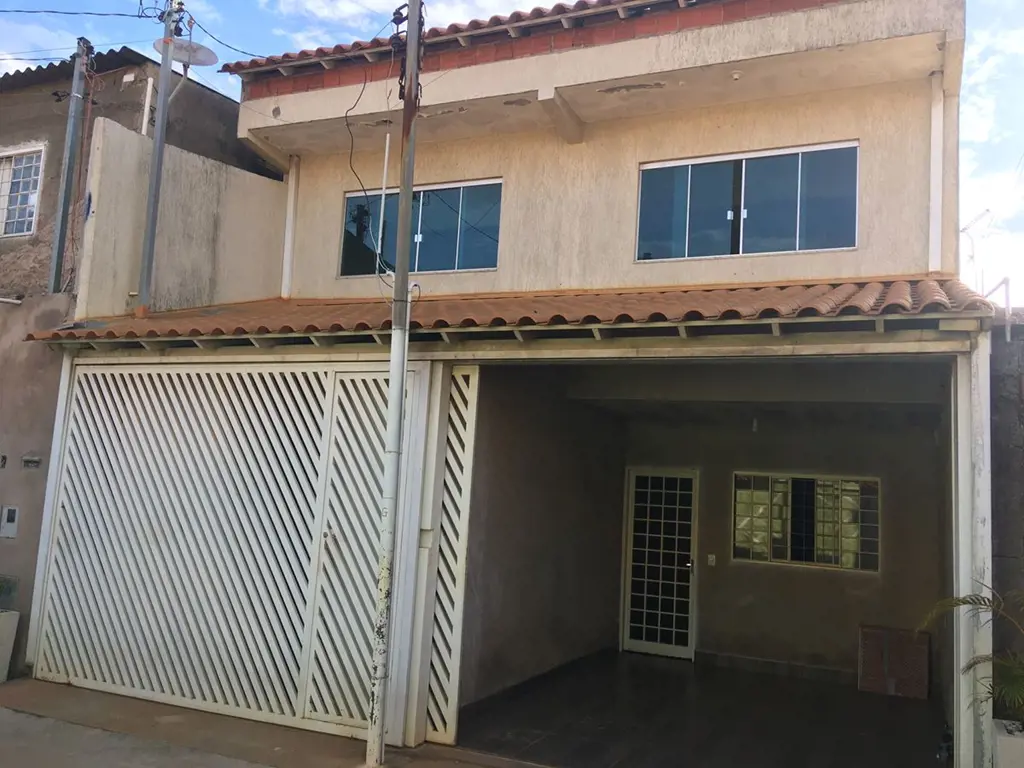 “OPORTUNIDADE” R$ 295,00 (Sobrado) 200metros Vendo sobrado no POR DO SOL QD 402S...