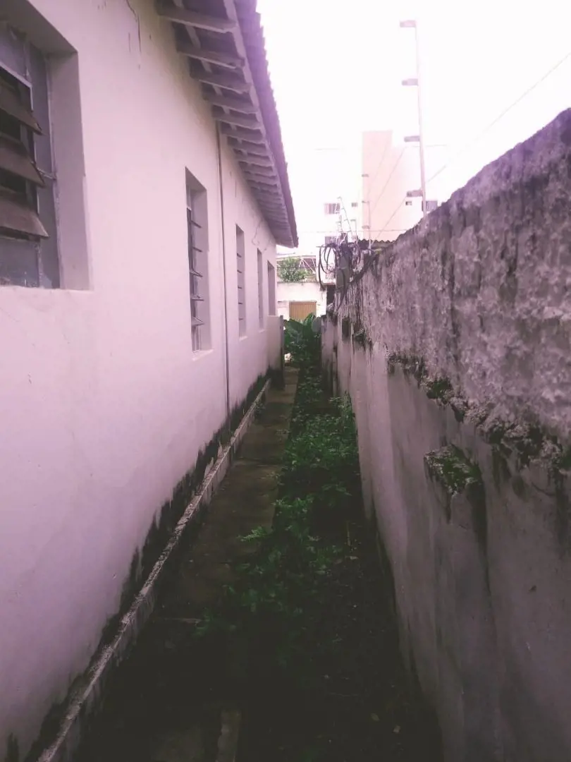 05 (cinco) quartos, 3 (três) salas, 3 cozinhas, 02 (duas) copas, 02 (duas) áreas...