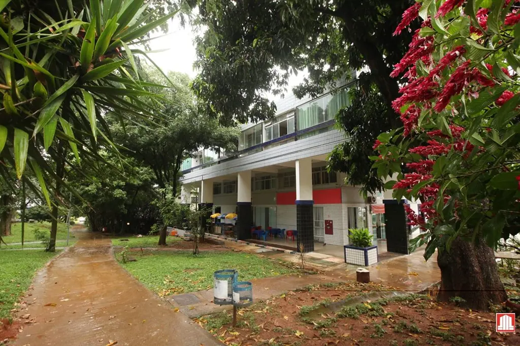 Em Excelente localização na Asa Norte, quadra comercial com diversidade em produ...